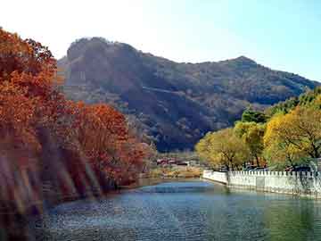 乐鱼体育平台-“高原冲刺：雪山顶上的极峰行动”，雪山顶端