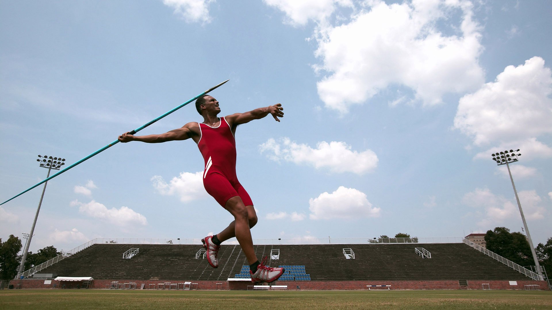 传统龙舟赛:水上划桨的民族荣耀,赛龙舟时划桨的人叫什么